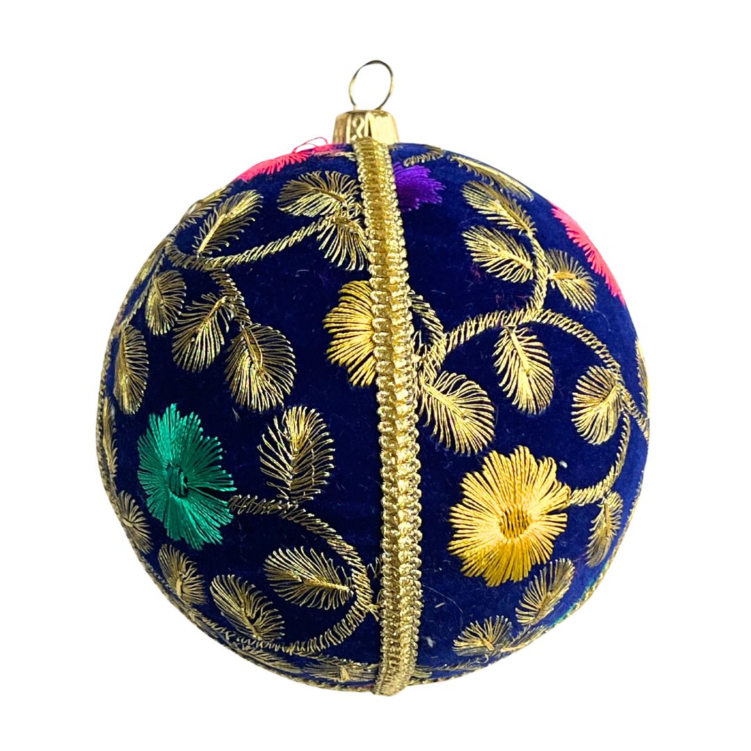 Mahir single bauble cut out