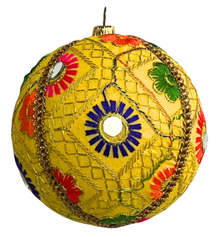 a single cut out aradhaya bauble in 10cm 